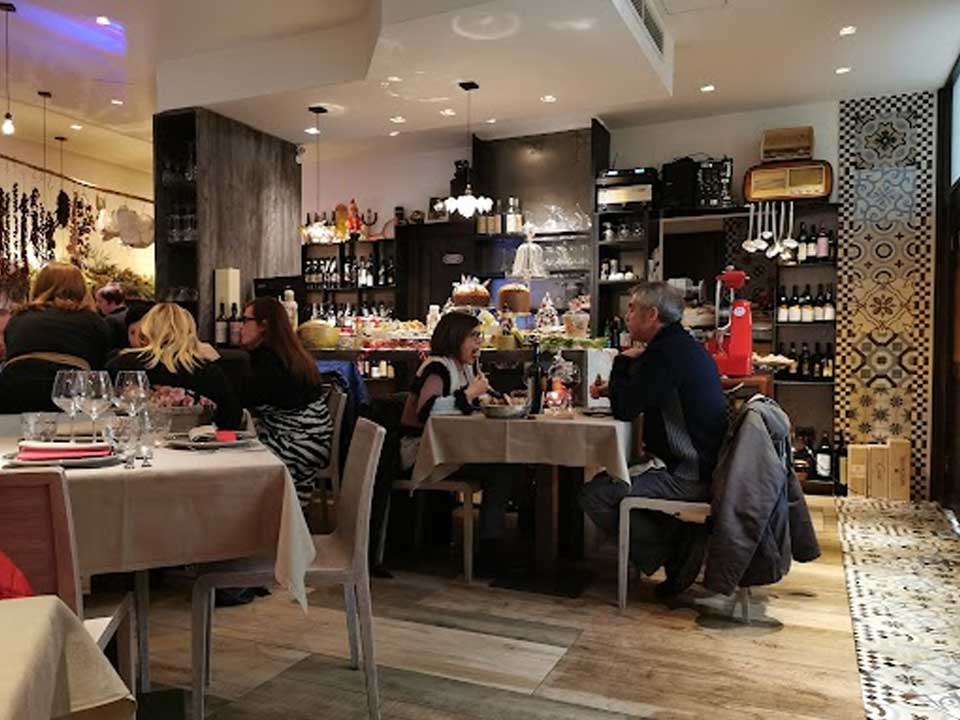 Ambientazione illustrativa: L’Oste & Il Porco